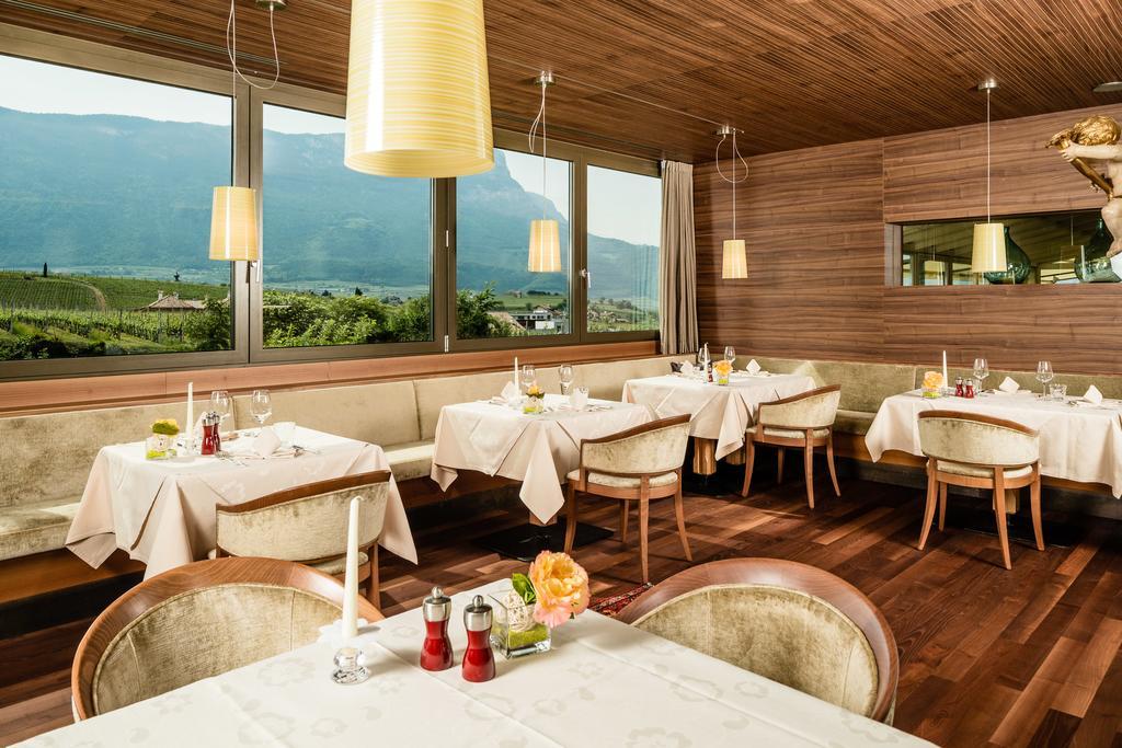 Hotel Girlanerhof Appiano Sulla Strada Del Vino Luaran gambar