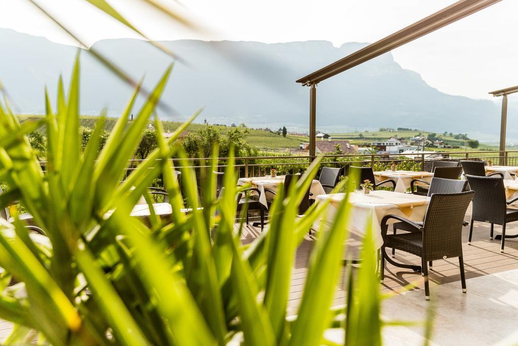 Hotel Girlanerhof Appiano Sulla Strada Del Vino Luaran gambar