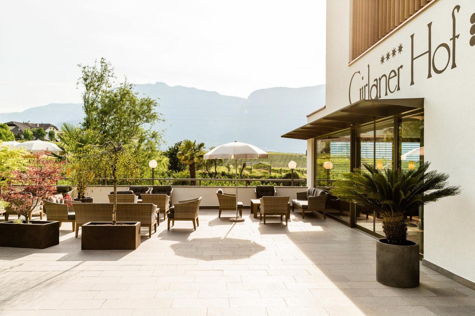 Hotel Girlanerhof Appiano Sulla Strada Del Vino Luaran gambar