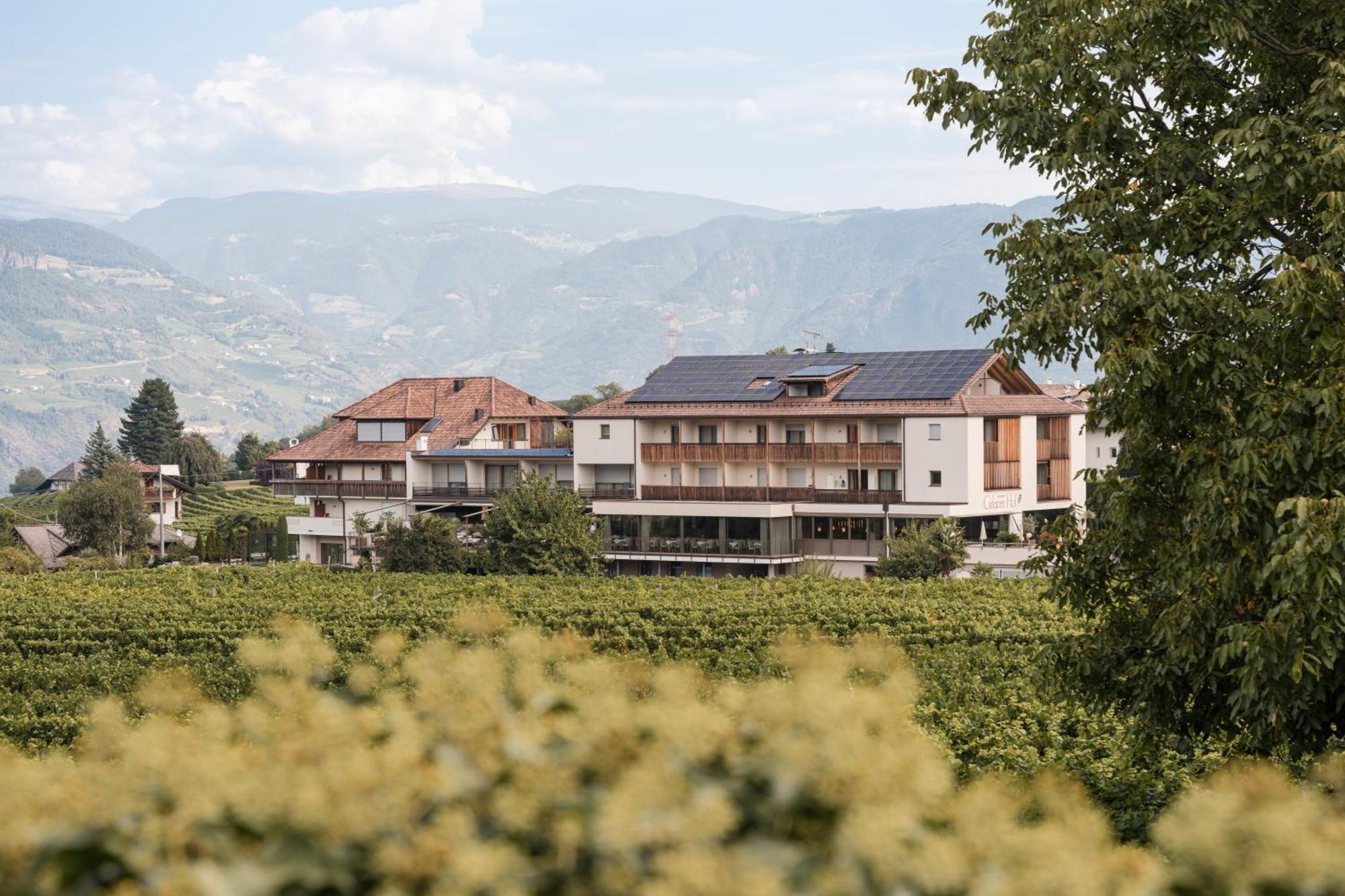 Hotel Girlanerhof Appiano Sulla Strada Del Vino Luaran gambar