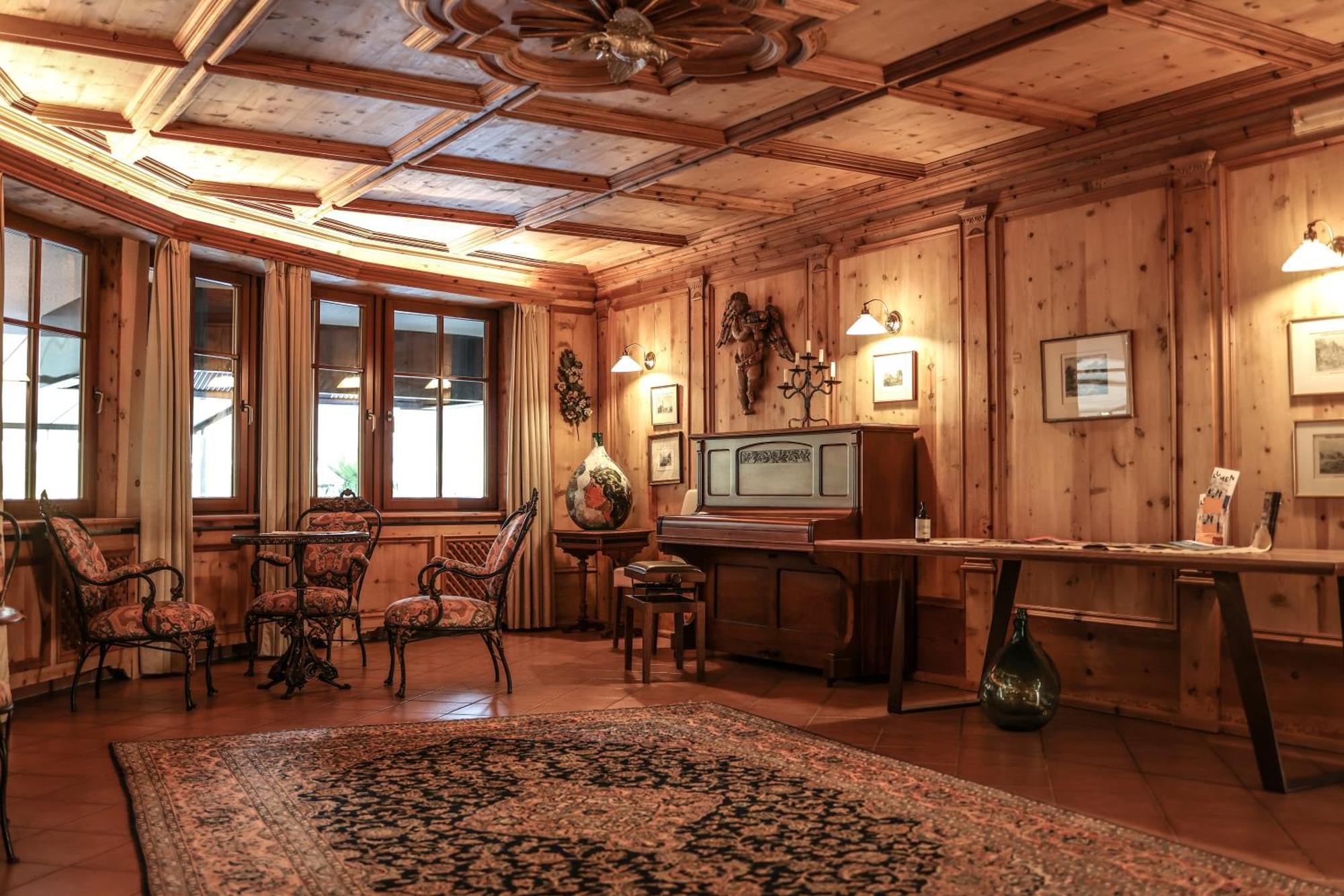 Hotel Girlanerhof Appiano Sulla Strada Del Vino Luaran gambar