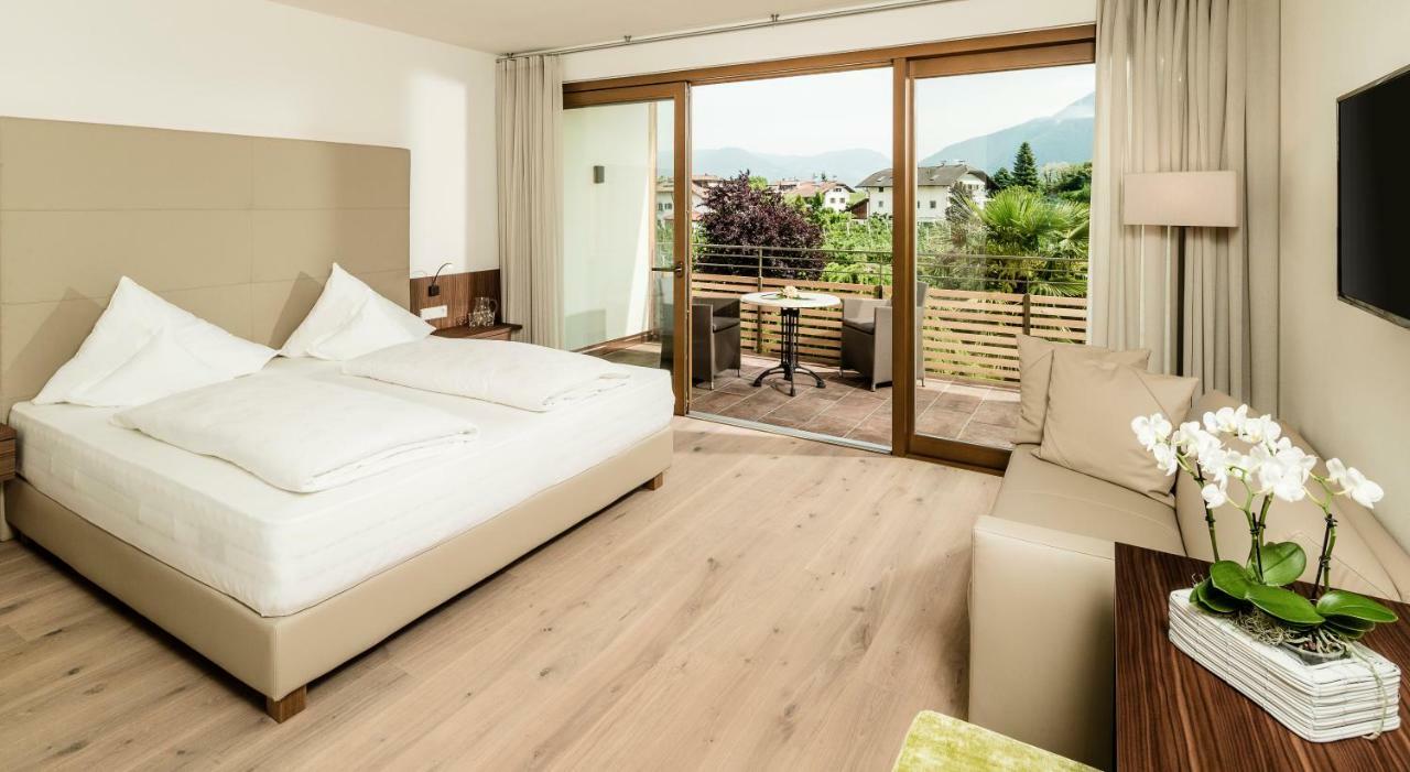 Hotel Girlanerhof Appiano Sulla Strada Del Vino Luaran gambar